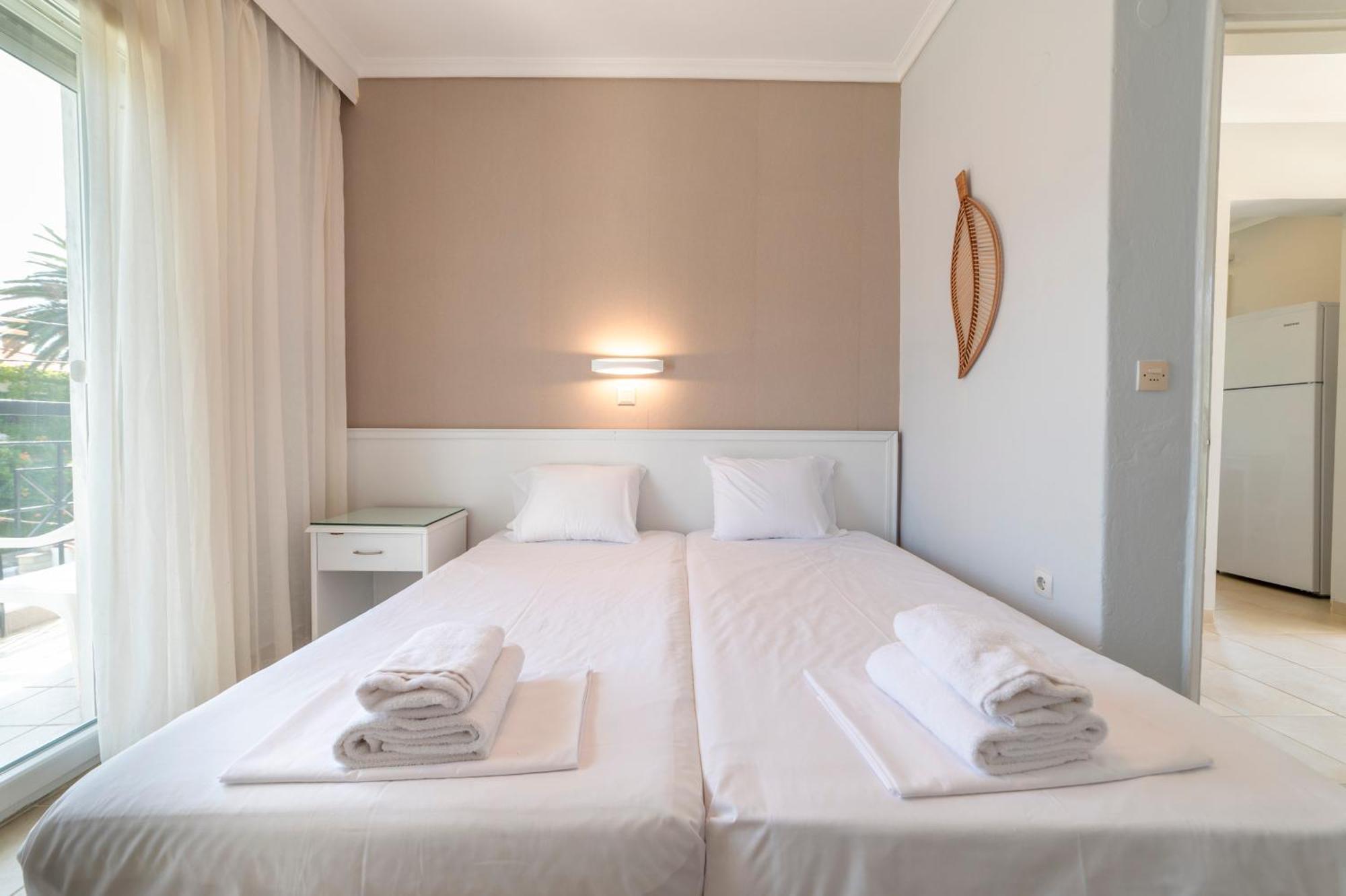 חניוטי Theramvos Superior Apartments מראה חיצוני תמונה
