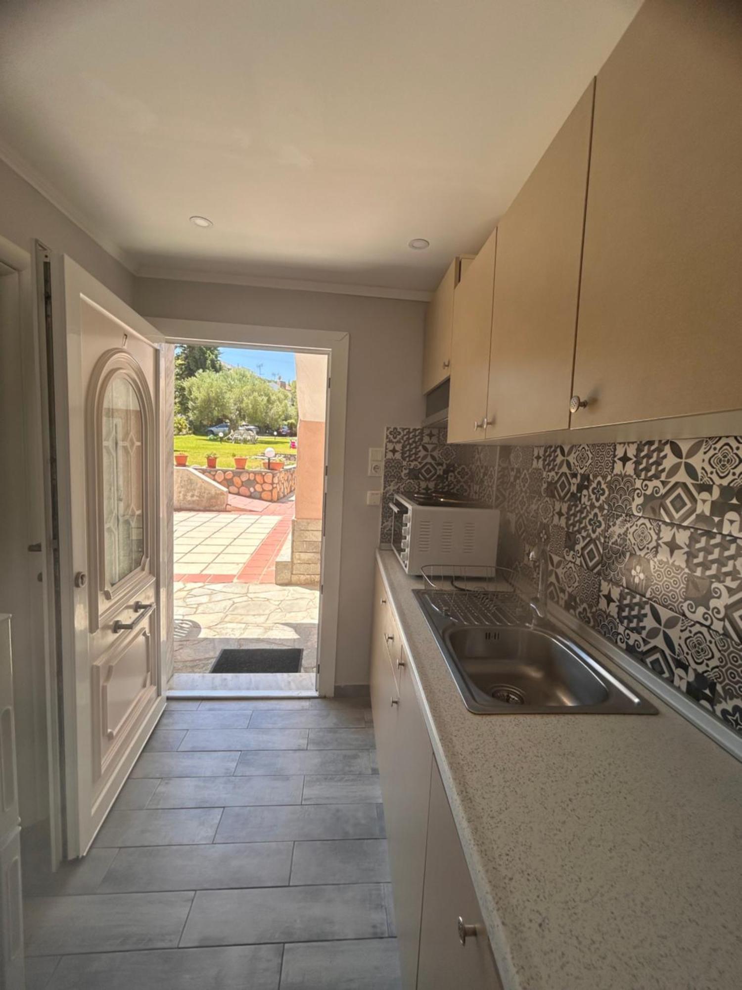 חניוטי Theramvos Superior Apartments מראה חיצוני תמונה